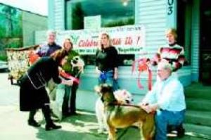 New location for pet salon opens