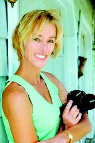 North Bend woman looks through lens and sees business opportunity