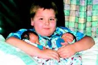 Family welcomes twins