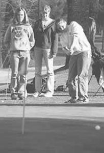 Golf team looking to improve