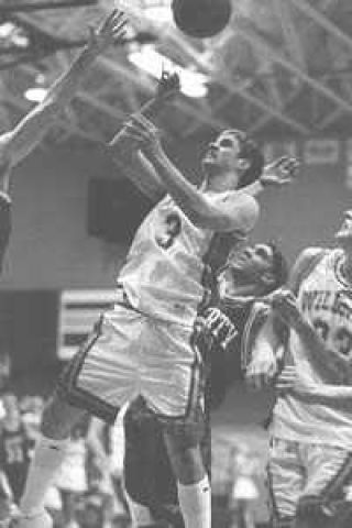 Mount Si boys basketball full of new faces