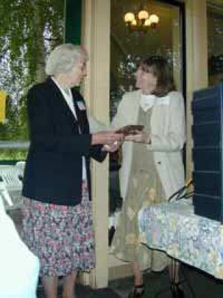 Valley community honors volunteers
