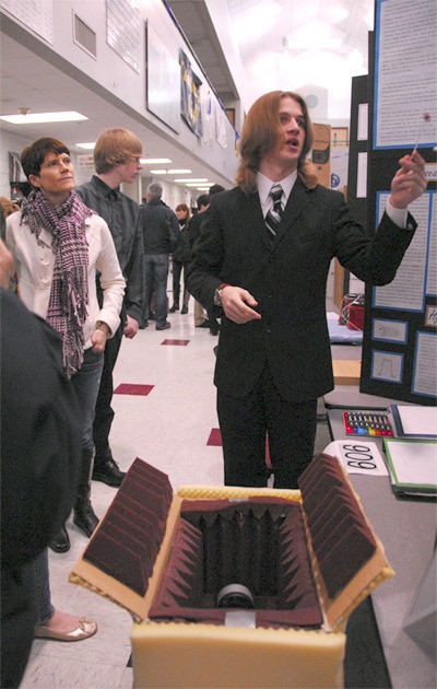 Exploring the scientific method at Cedarcrest | Photo