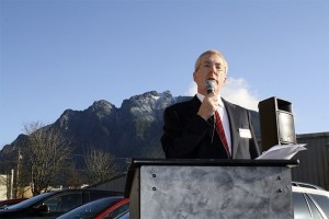 With a frozen Mount Si as backgrop