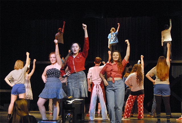 Footloose and ready to rock: Mount Si students present “Footloose” the musical