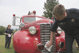 Snoqualmie Fire Association members Cat Cotton