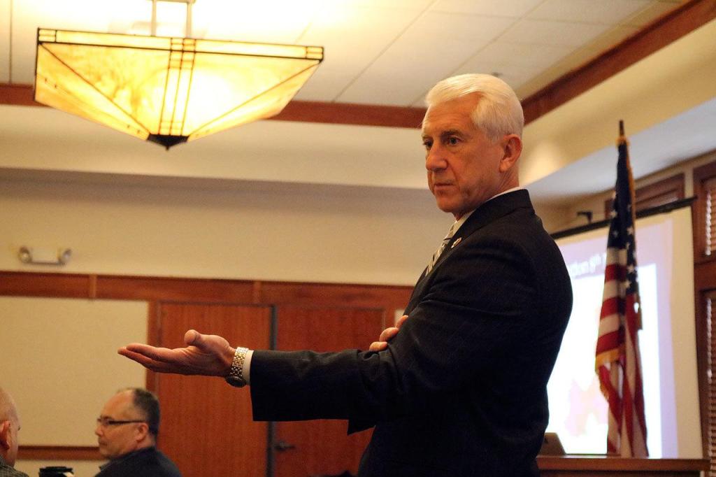 Congressman Reichert speaks about trade, taxes and polcie at luncheon