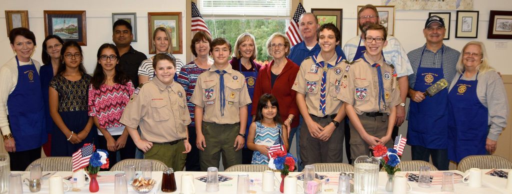 Member of the Duvall Rotary Club and Boy Scout Troop 411 worked together to put on a free breakfast honoring veterans at the Sno-Valley Senior Center Friday. (Carol Ladwig/Staff Photo)