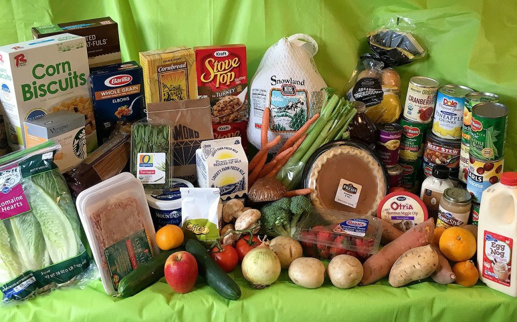 Thanksgiving distribution at Snoqualmie Valley Food Bank serves 311 families