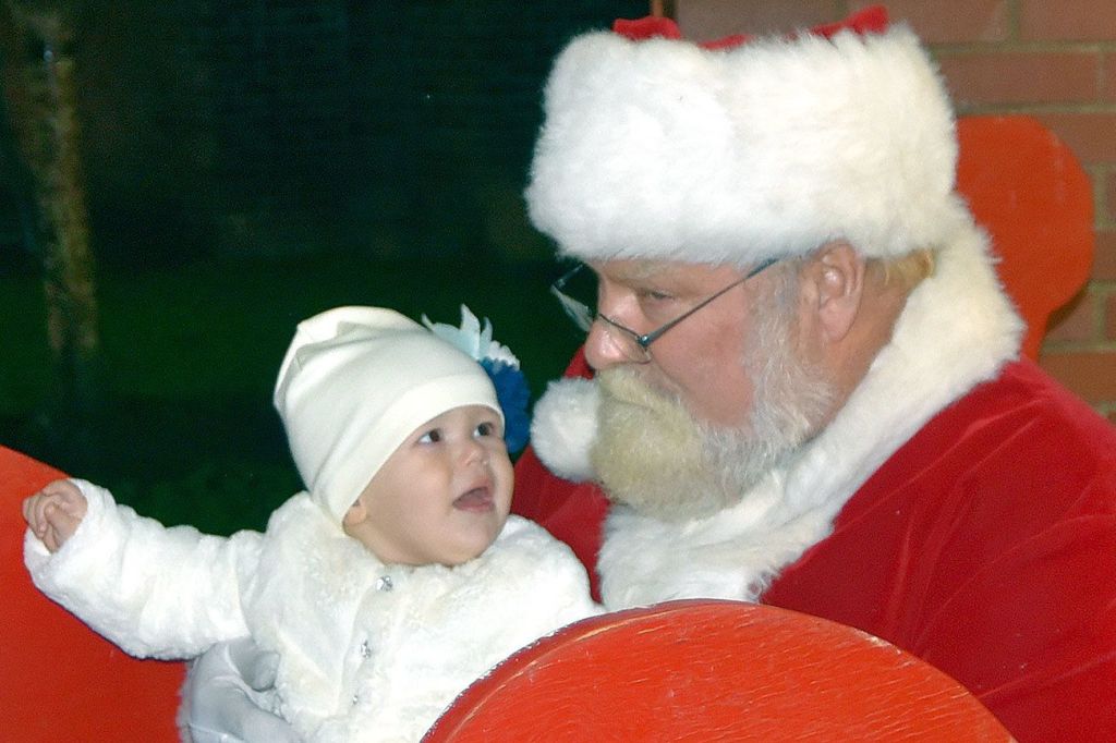 Fall City groups plan full day of holiday festivities