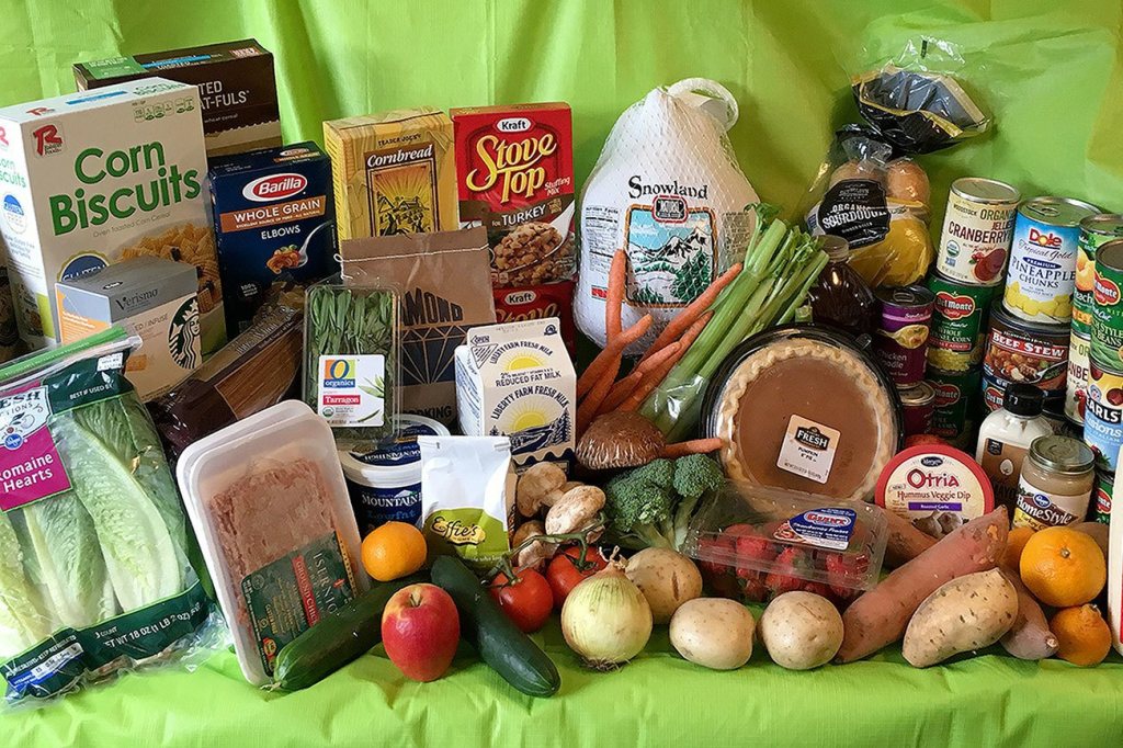 Thanksgiving distribution at Snoqualmie Valley Food Bank serves 311 families