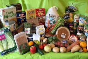Thanksgiving distribution at Snoqualmie Valley Food Bank serves 311 families