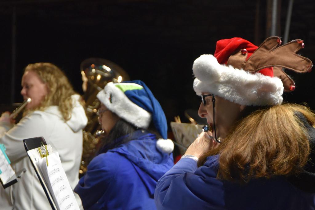 Holiday glow settles on downtown Snoqualmie