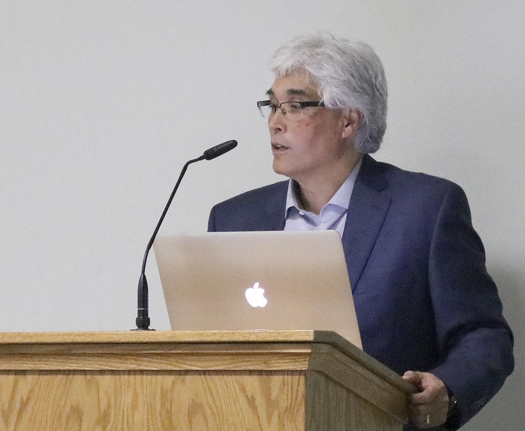 Architect Matt Lawhead presented his design at the workshop.                                Evan Pappas/Staff Photo