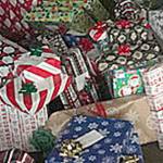 Women’s Bible Study group wraps 300 gifts for Mount Si Food Bank clients