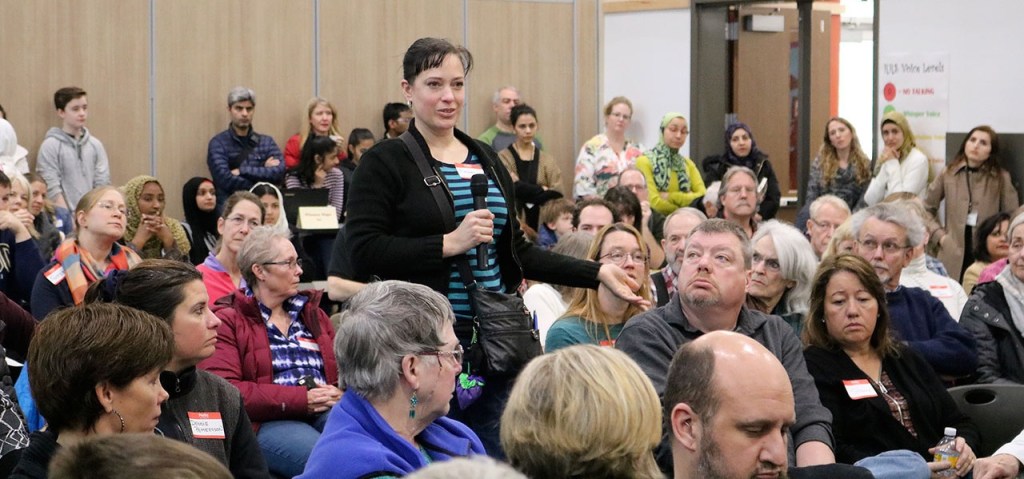 In the question and answers segment, Tuesday Frindt asked Badr about how she can make her Muslim neighbors and community members feel welcome. (Evan Pappas/Staff Photo)