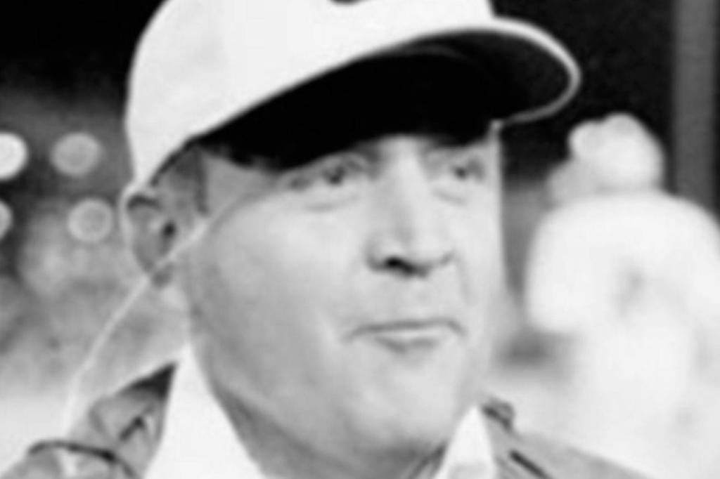 DR. F. R. DICK SUTHERLAND