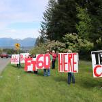 A group of Valley residents protest the Snoqualmie Ridge hotel project. (Evan Pappas/Staff Photo)