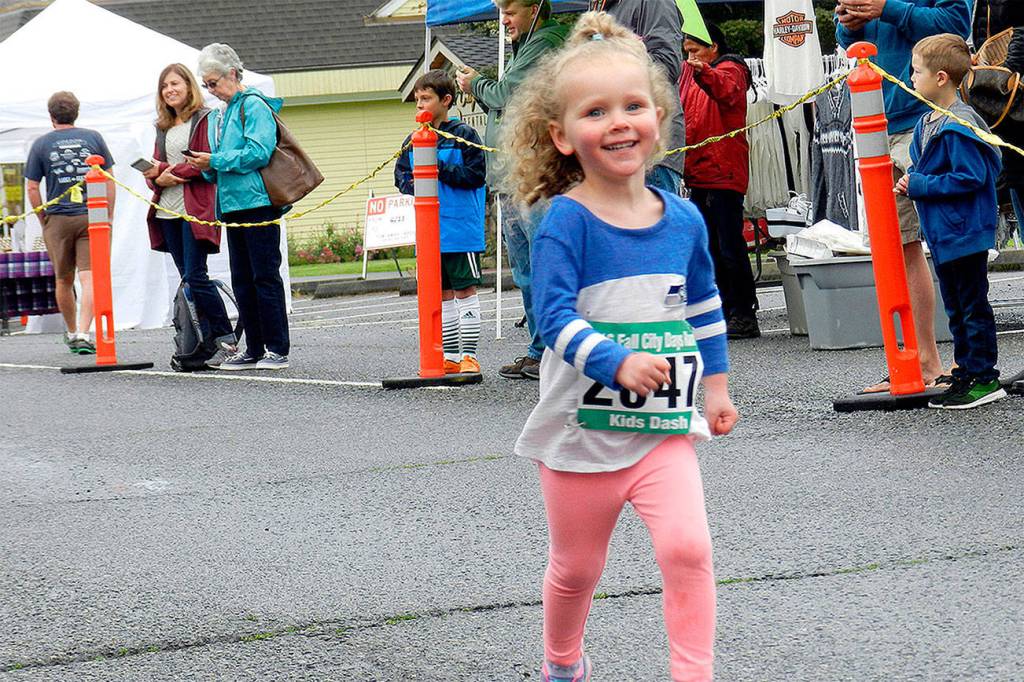 Race for schools: Fall City Day run supports local students, school programs