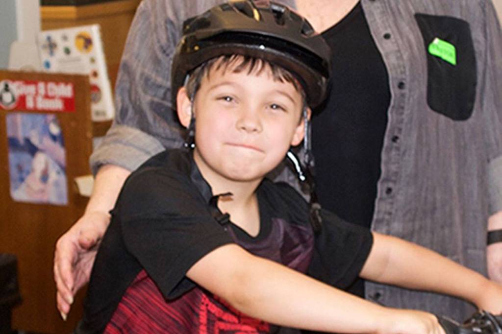 Masons award Fall City, Cascade View students, Bikes for Books