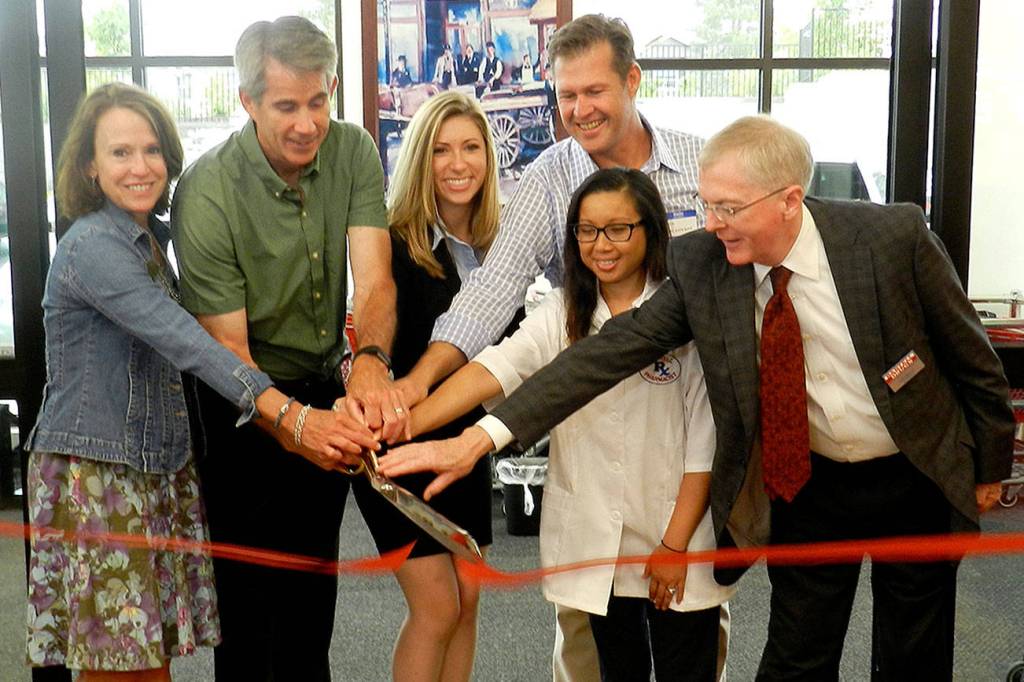 Bartell Drugs cuts ribbon on new Snoqualmie Ridge store; grand opening is planned for Saturday, Aug. 5