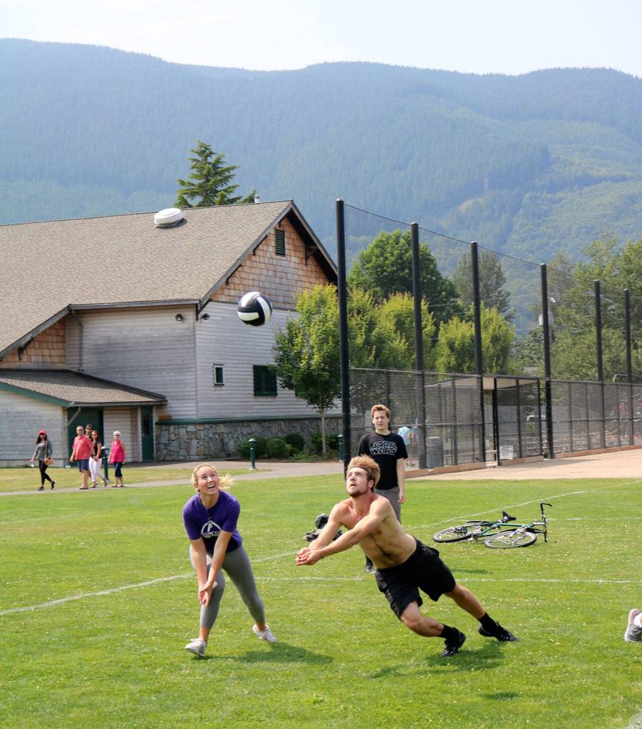 The sun came out for the Festival at Mount Si volleyball tournament on Saturday.                                (Evan Pappas/Staff Photo)
