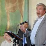 Steven Olswang, President of the Washington Technology University, answers questions at the Aug. 31 community meeting about the educational offerings that could come to Mountain Meadows Farm in the next three or more years.                                (Carol Ladwig/Staff Photo)                                Steven Olswang, President of the Washington Technology University, answers questions at the Aug. 31 community meeting about the educational offerings that could come to Mountain Meadows Farm in the next three or more years. (Carol Ladwig/Staff Photo)