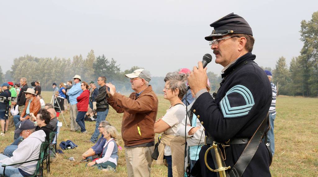 Dan Rike, Sergeant Major for the Union staff, gives play by play commentary for the audience watching the battle. (Evan Pappas/Staff Photo)