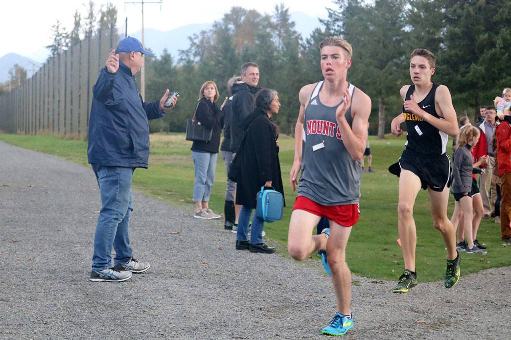Joe Waskom maintained his lead throughout the race and came out on top with a time of 16:16. (Evan Pappas/Staff Photo)