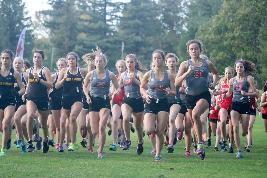 Mount Si Girls took the win over Bothell and Inglemoor at the home meet on Oct. 11. (Evan Pappas/Staff Photo)
