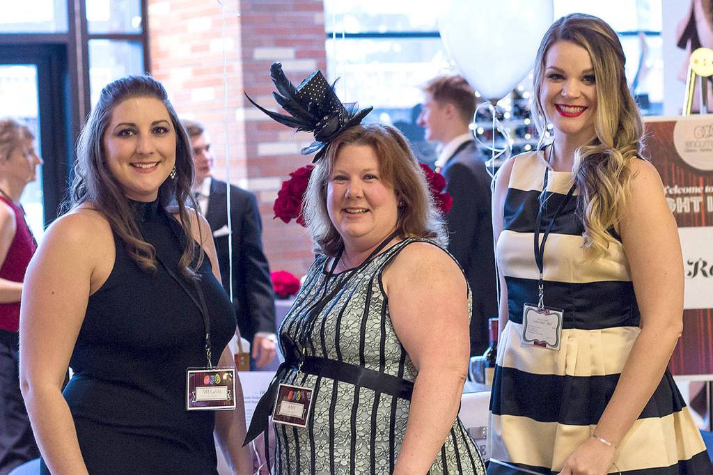 Encompass autumn gala breaks records; More than 300 guests help to raise nearly $500,000 for early childhood support