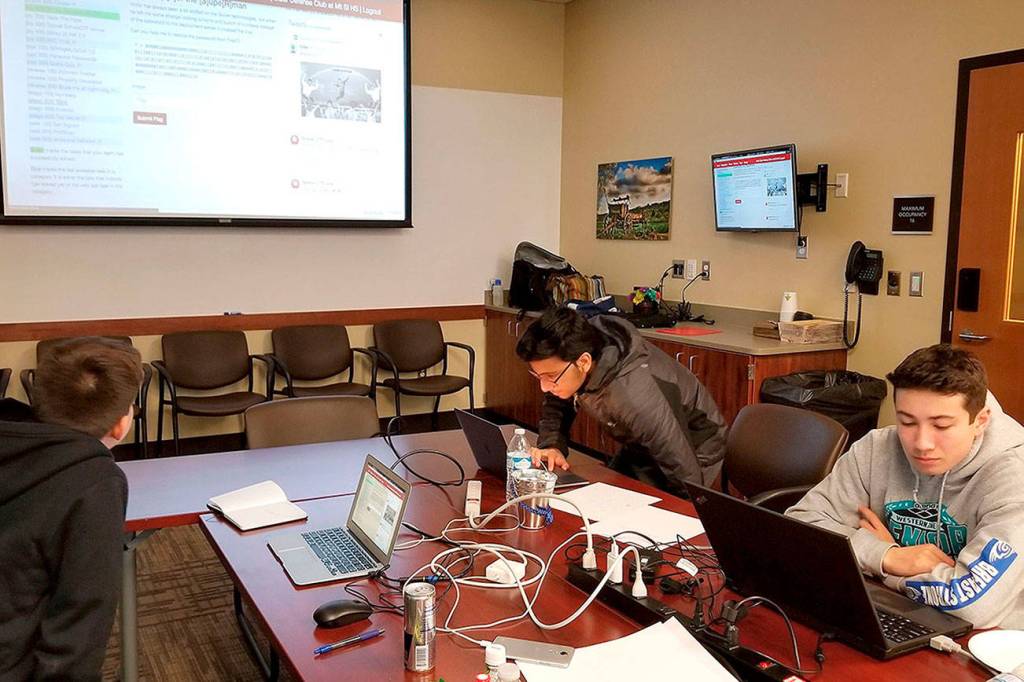 Mount Si High School’s Siber Defense club takes fourth in international Capture the Flag, aims for state competition in CyberPatriot challenge