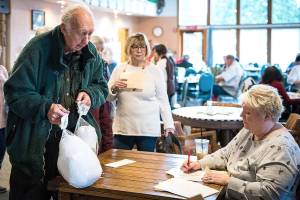 Snoqualmie Tribe donates 500 Thanksgiving turkeys to area organizations helping families in need