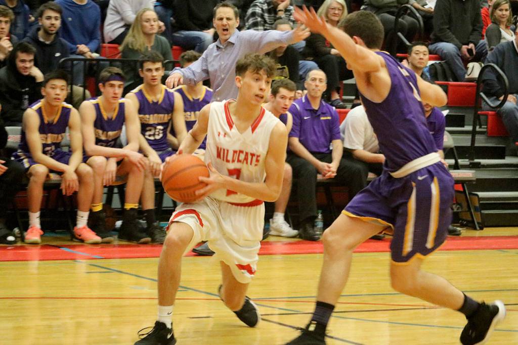 Boys and girls face off against Issaquah on Senior Night
