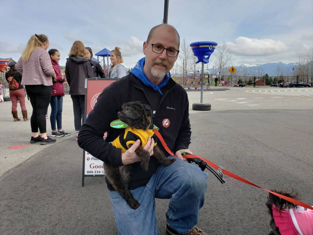 Mount Si Key Club Adviser Joe Dockery with his dog Opal. Evan Pappas/Staff Photo