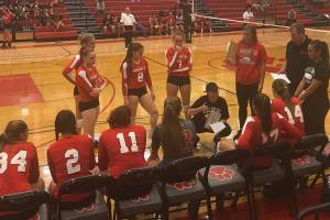 Mount Si Wildcats head coach Bonnie Foote instructs her team during a timeout in a matchup against the Bishop Blanchet Braves on Sept. 6 in Snoqualmie. Shaun Scott/staff photo