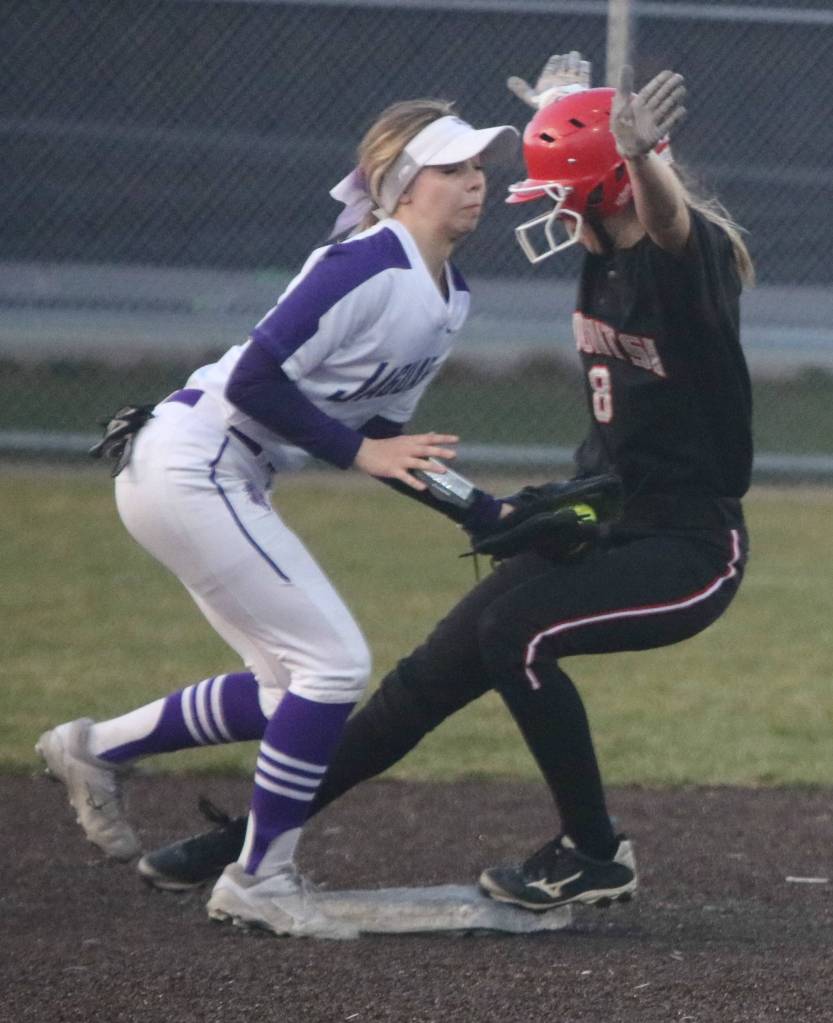 Mount Sis Samantha Simmons rolls safely into second against North Creek. Andy Nystrom / staff photo
