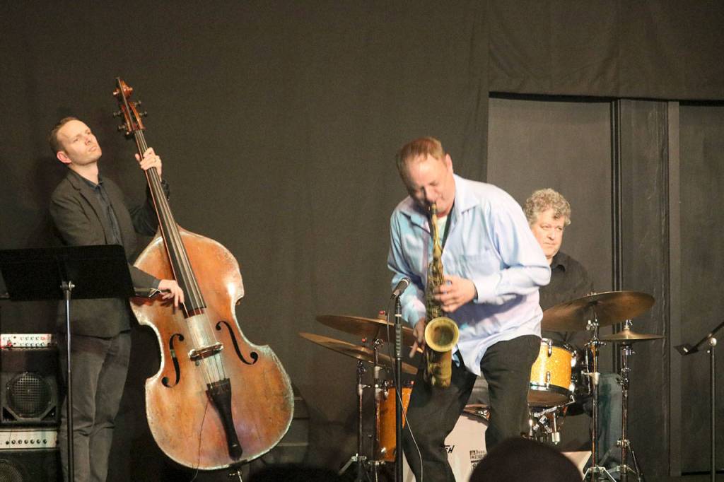 Local artist Tracy Knoop joins the Danny Kolke Trio at the JazzClubsNW venue for a joint performance. Evan Pappas/Staff Photo