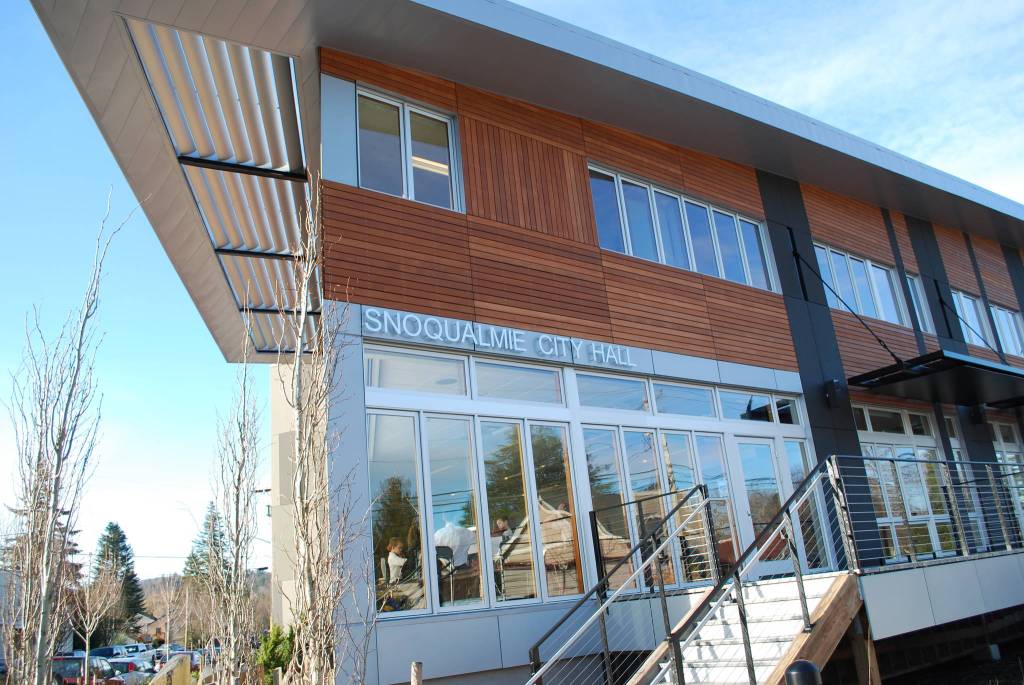 Snoqualmie Council discusses the role of a hearing examiner in land use decisions