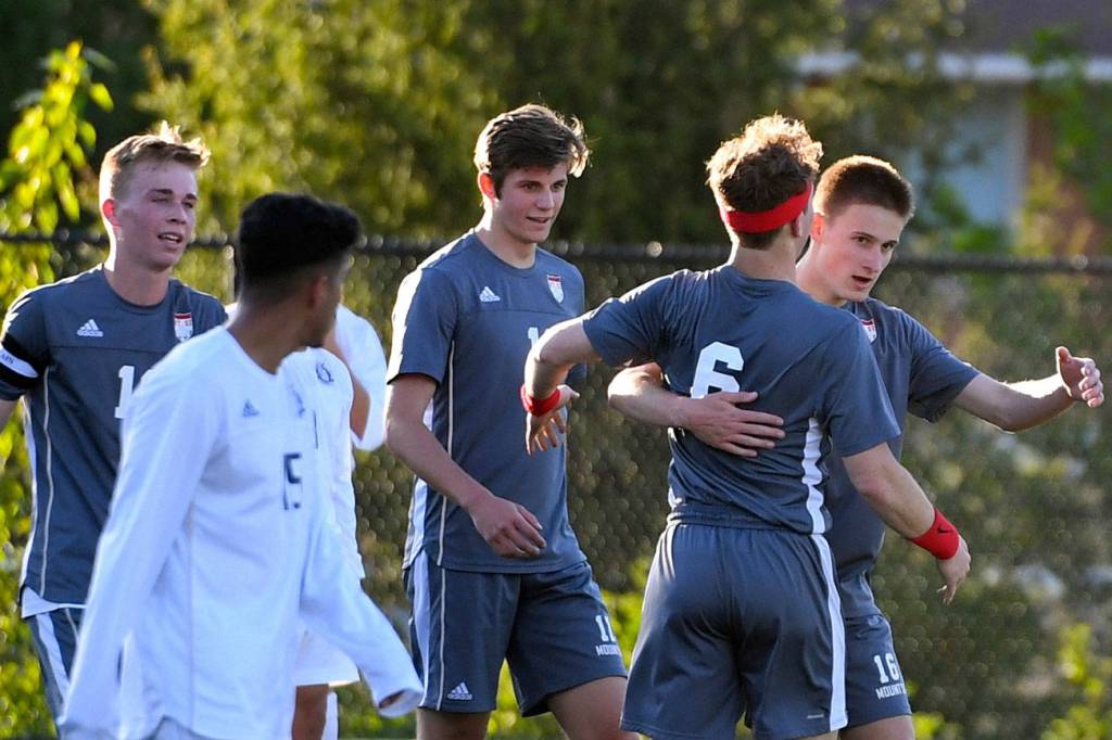 Mount Si soccer advances to district title match, state