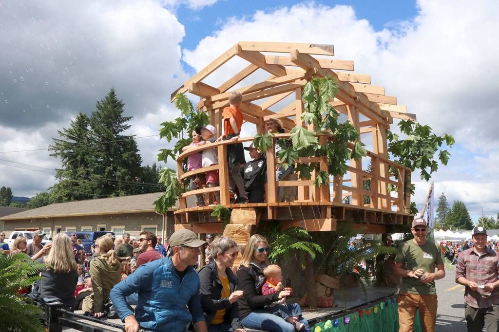 Nelson Treehouse and Supplys float won first place in the parade awards. Evan Pappas/Staff Photo
