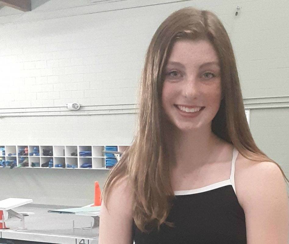 Holt dives to 10th place at state