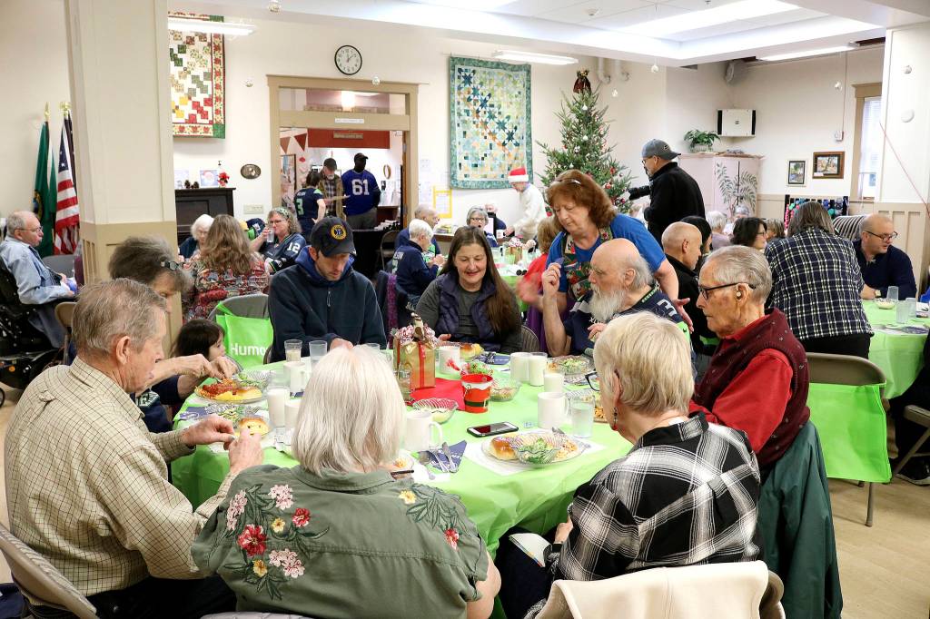 The Sno-Valley Senior Center in Carnation served lunch for the 12 Days of Goodness program on Dec. 13. Stephanie Quiroz/staff photo