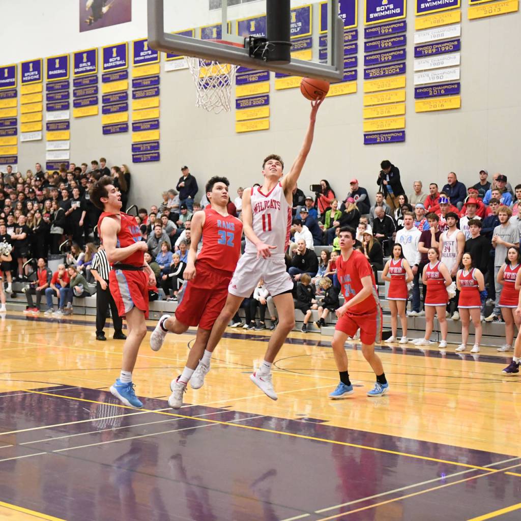 Mount Sis Tyler Patterson heads to the hoop past some West Valley defenders. Photo courtesy of Calder Productions