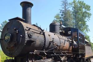 Restored locomotive makes debut in Snoqualmie