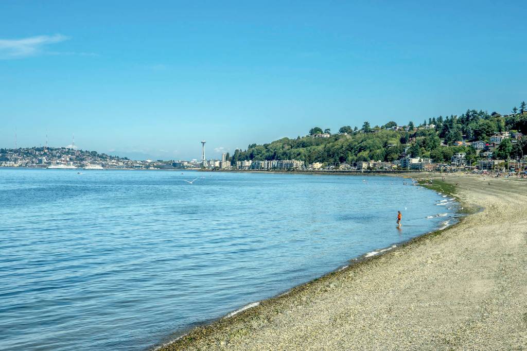 Alki Beach. Photo by Alabastro Photography