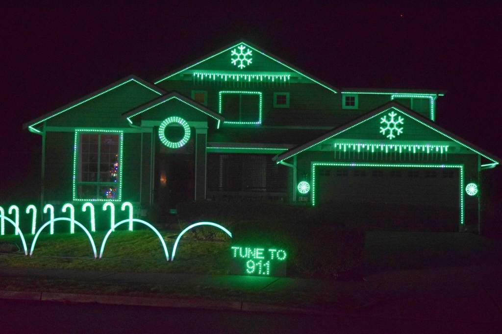 Photo Conor Wilson/Valley Record
The Hansen home. Light up North Bend Holiday Lighting Contest VMA Division Runner-up.