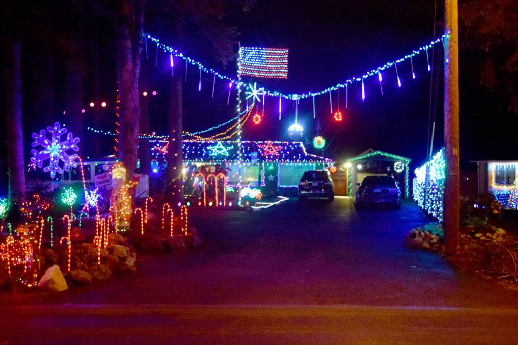 Photo Conor Wilson/Valley Record
The Gambill Home. Light up North Bend Lighting Contest Griswold Division Winner.