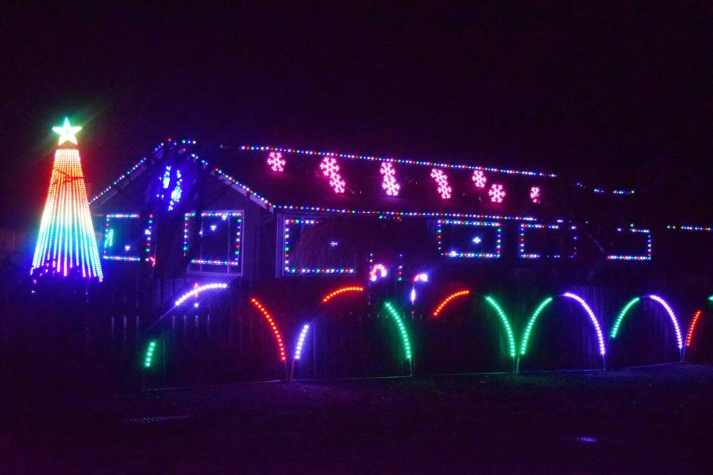 Photo Conor Wilson/Valley Record
The Duran Home. Light up North Bend Lighting Contest VMA Division Winner.