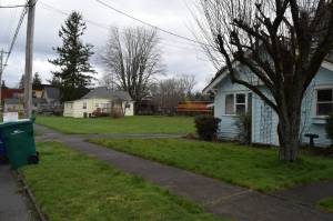 Site of a potential three-story mixed use building along Maple Avenue in Snoqualmie. Photo by Conor Wilson/Valley Record